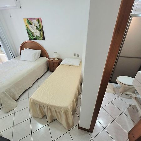 Apartamento 200 Metros Da Praia 03 Quartos Com Ar Condicionado - Meia Praia - 이타페마 외부 사진